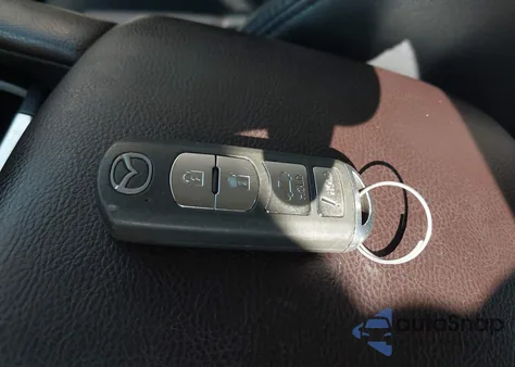 2018 Mazda 3 Touring из США, поврежденный, VIN 3MZBN1V39JM210790